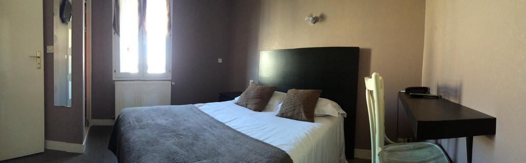 Hotel Les Voyageurs เลส์ซาบล์-โดล็อนน์ ห้อง รูปภาพ